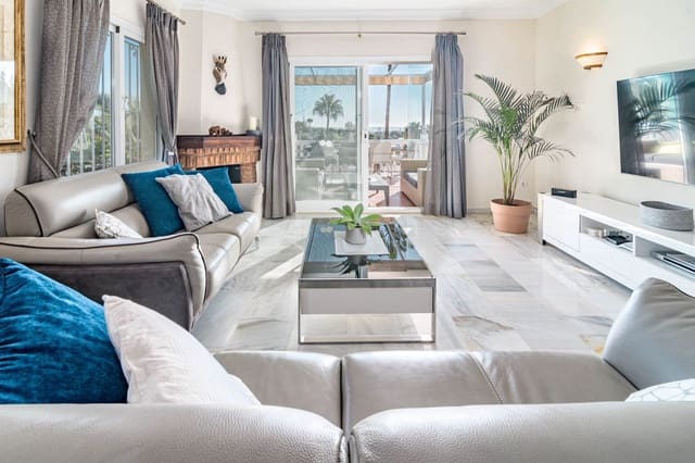 3 soveværelse Villa til salg i Calahonda, Mijas med swimmingpool garage - € 695.000 (Ref: 8623452)