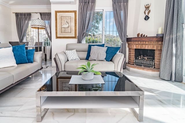 3 soveværelse Villa til salg i Calahonda, Mijas med swimmingpool garage - € 695.000 (Ref: 8623452)