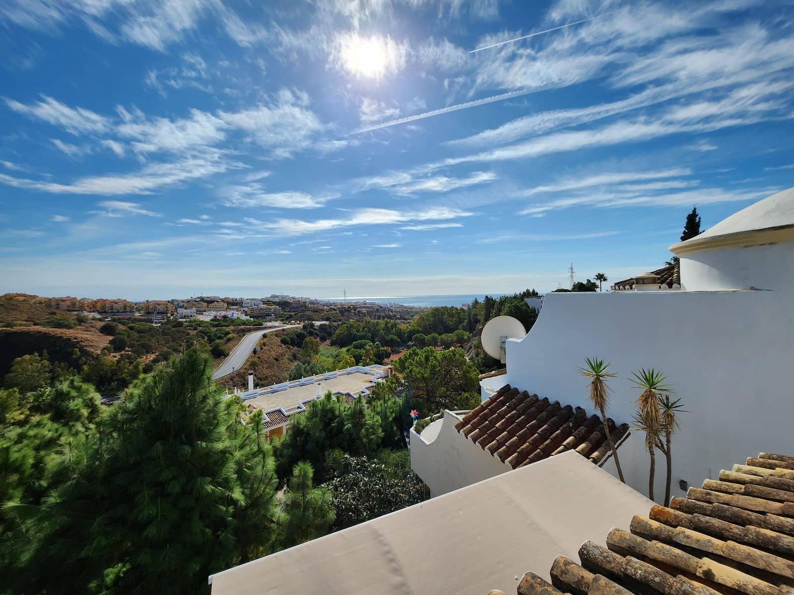 3 sypialnia Dom na sprzedaż w Calahonda z basenem garażem - 579 000 € (Ref: 8625978)