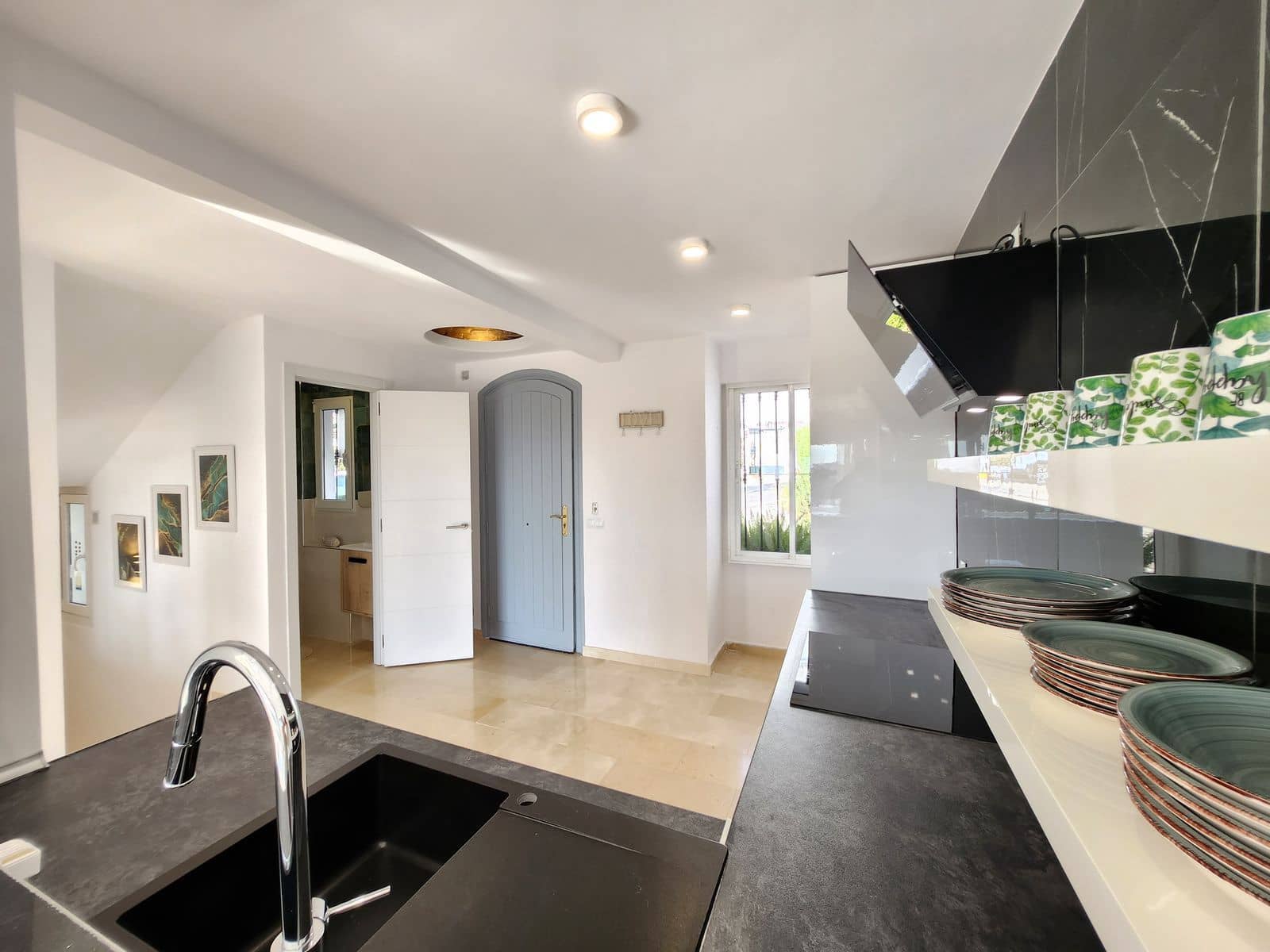 3 sypialnia Dom na sprzedaż w Calahonda z basenem garażem - 579 000 € (Ref: 8625978)