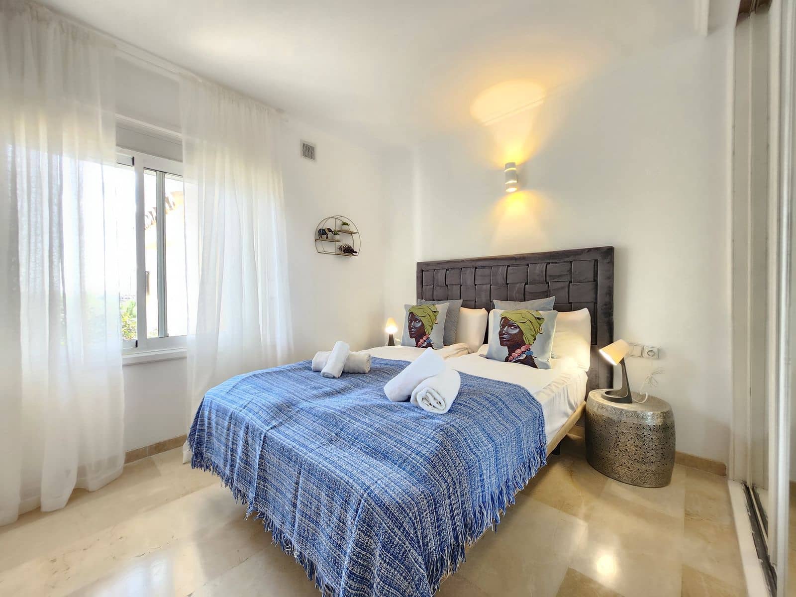 3 sypialnia Dom na sprzedaż w Calahonda z basenem garażem - 579 000 € (Ref: 8625978)