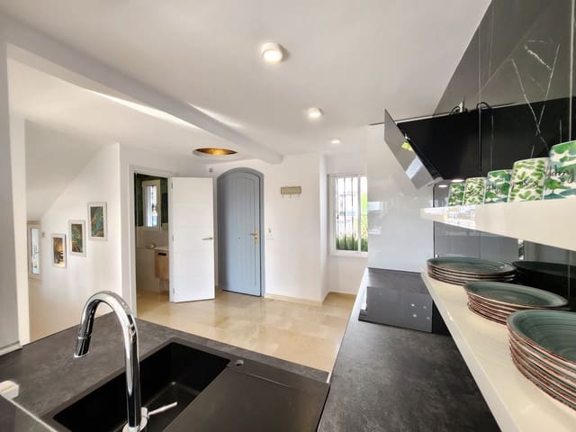 3 soveværelse Byhus til salg i Calahonda, Mijas med swimmingpool garage - € 579.000 (Ref: 8625978)