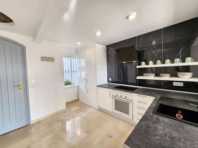 3 soveværelse Byhus til salg i Calahonda, Mijas med swimmingpool garage - € 579.000 (Ref: 8625978)