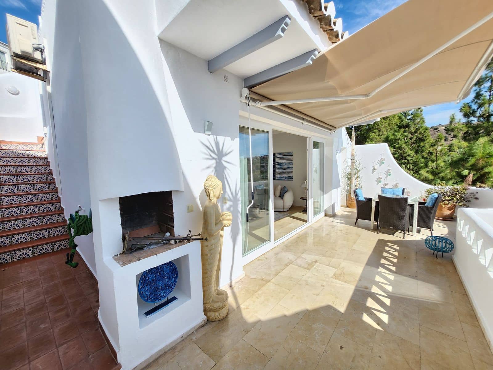 3 sypialnia Dom na sprzedaż w Calahonda z basenem garażem - 579 000 € (Ref: 8625978)