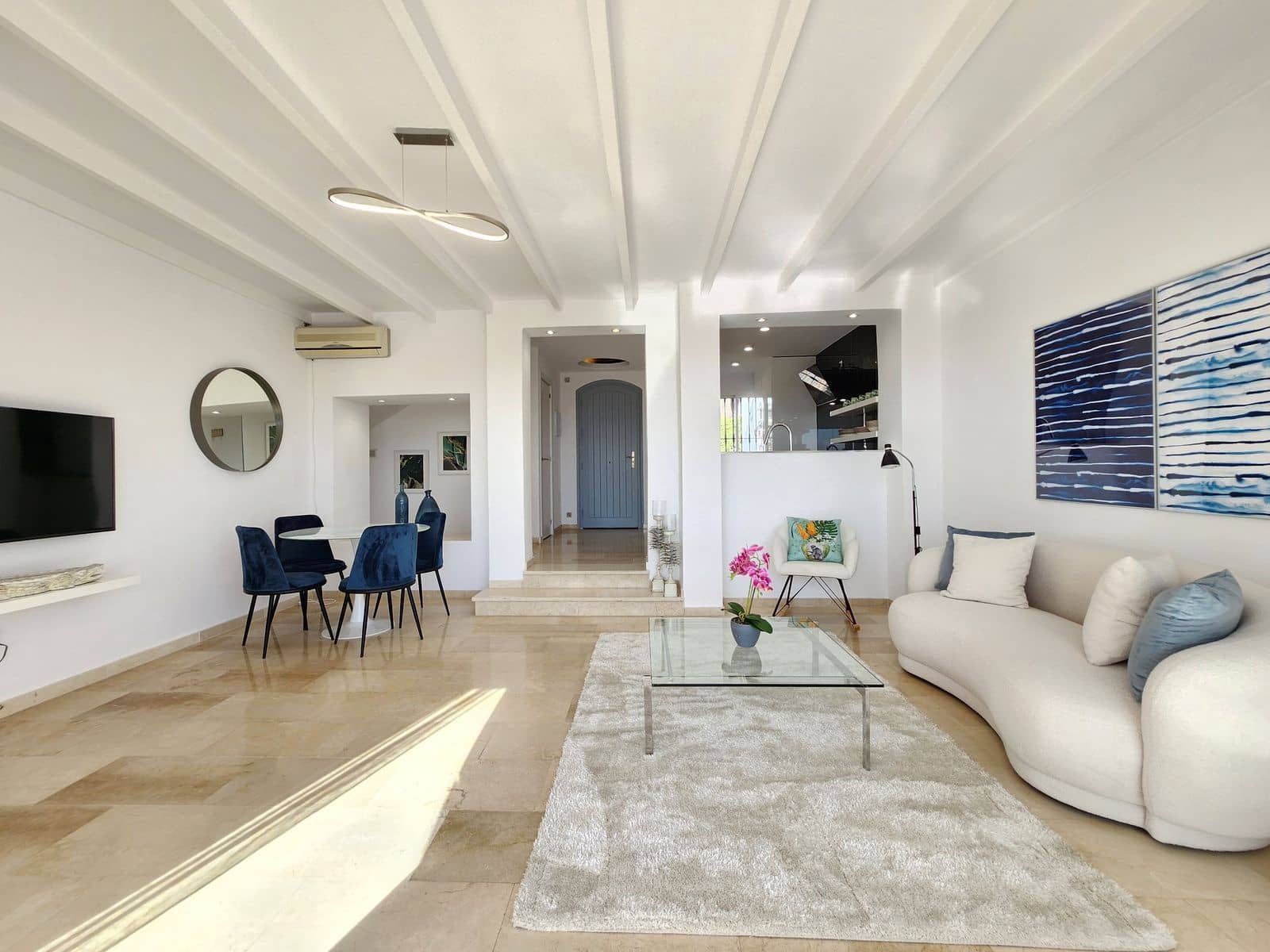 3 sypialnia Dom na sprzedaż w Calahonda z basenem garażem - 579 000 € (Ref: 8625978)