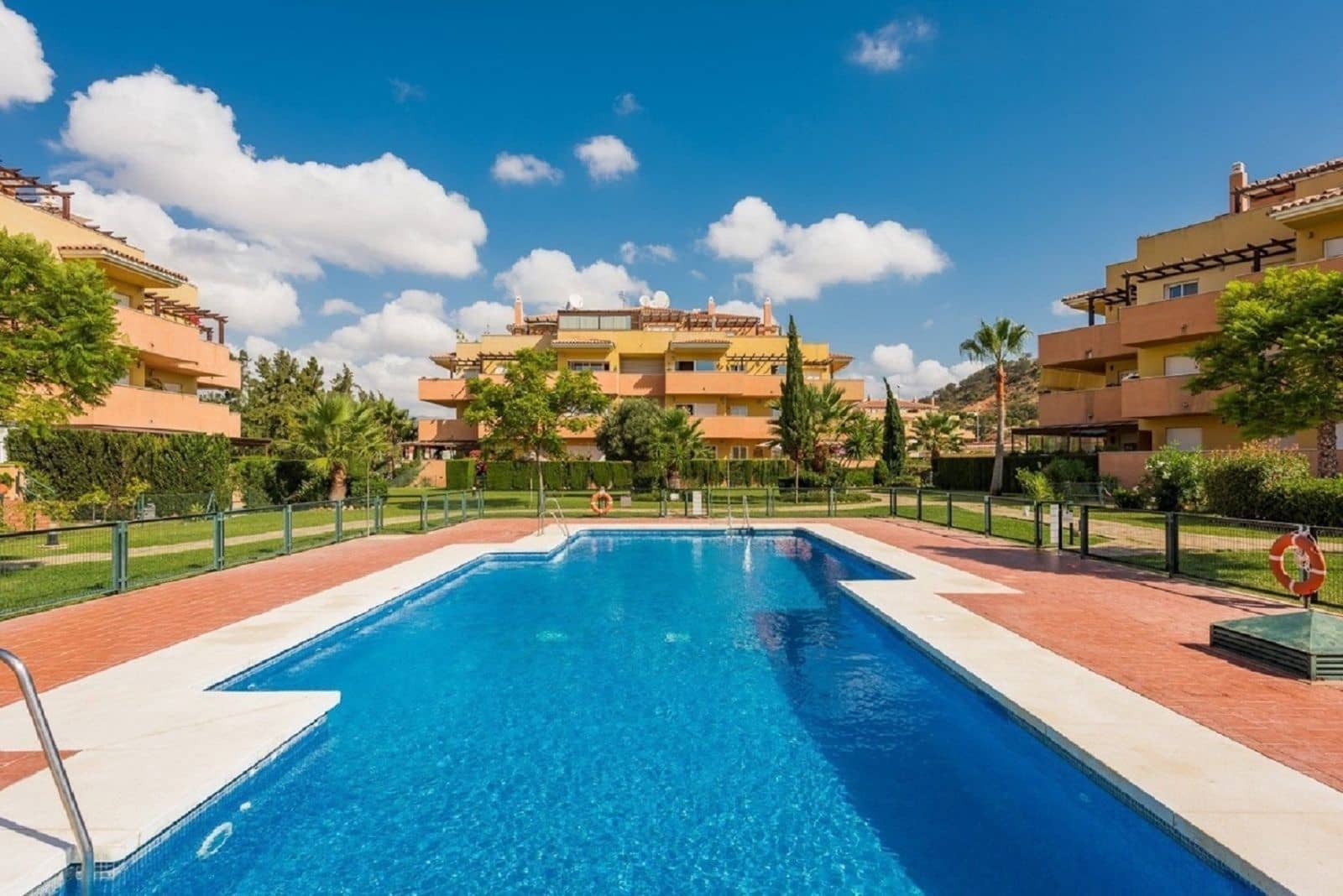 22 bedroom Apartment for sale in La Cala de Mijas with pool garage - € 370,000 (Ref: 8628276)