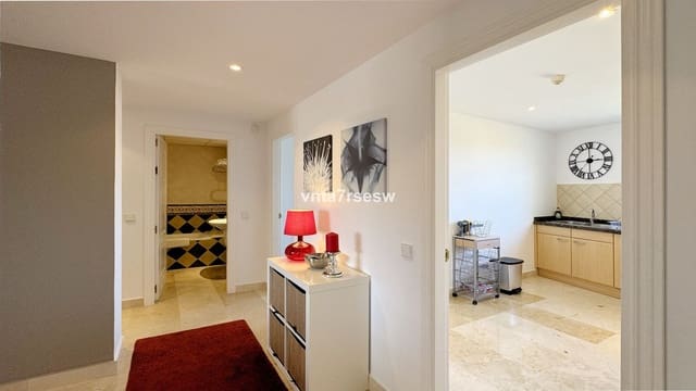 2 soverom Leilighet til salgs i Riviera del Sol, Mijas med svømmebasseng garasje - € 450 000 (Ref: 8628291)