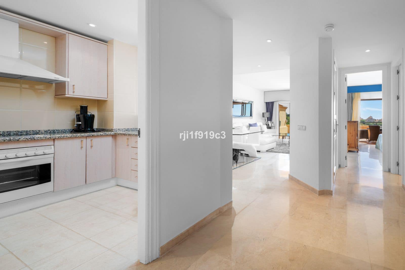 2 slaapkamer Appartement te koop in Elviria met zwembad garage - € 565.000 (Ref: 8635642)