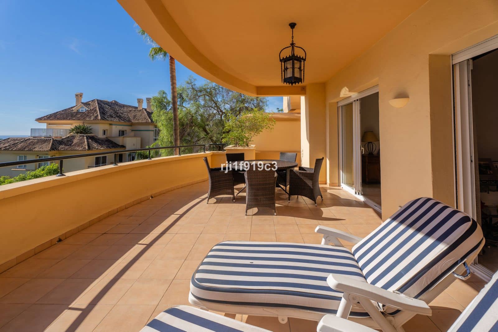 2 slaapkamer Appartement te koop in Elviria met zwembad garage - € 565.000 (Ref: 8635642)