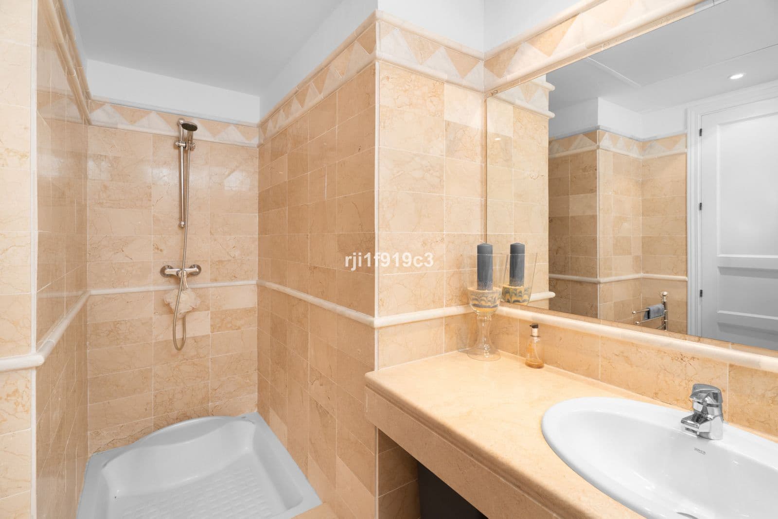 2 slaapkamer Appartement te koop in Elviria met zwembad garage - € 565.000 (Ref: 8635642)