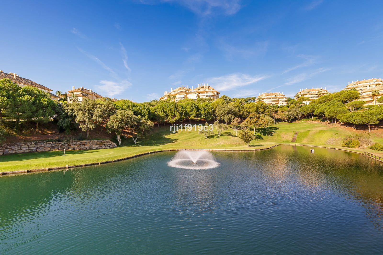 2 slaapkamer Appartement te koop in Elviria met zwembad garage - € 565.000 (Ref: 8635642)