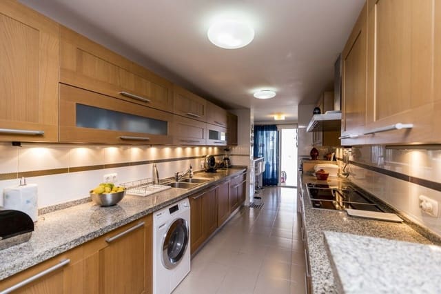 3 soveværelse Penthouse til salg i Marbella med swimmingpool garage - € 1.250.000 (Ref: 8635645)