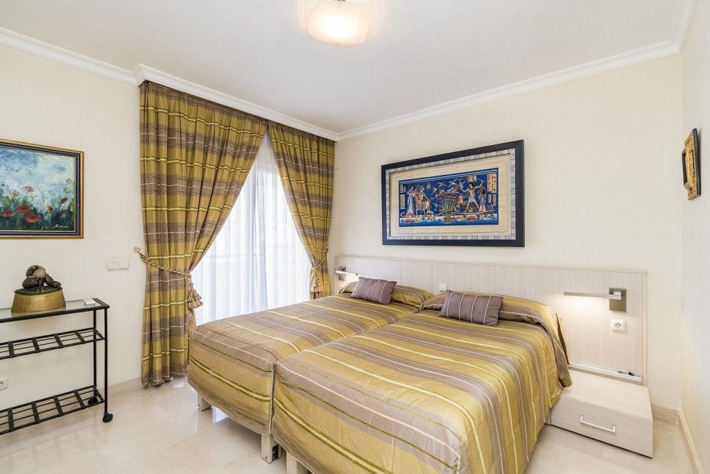 3 soveværelse Penthouse til salg i Marbella med swimmingpool garage - € 1.250.000 (Ref: 8635645)