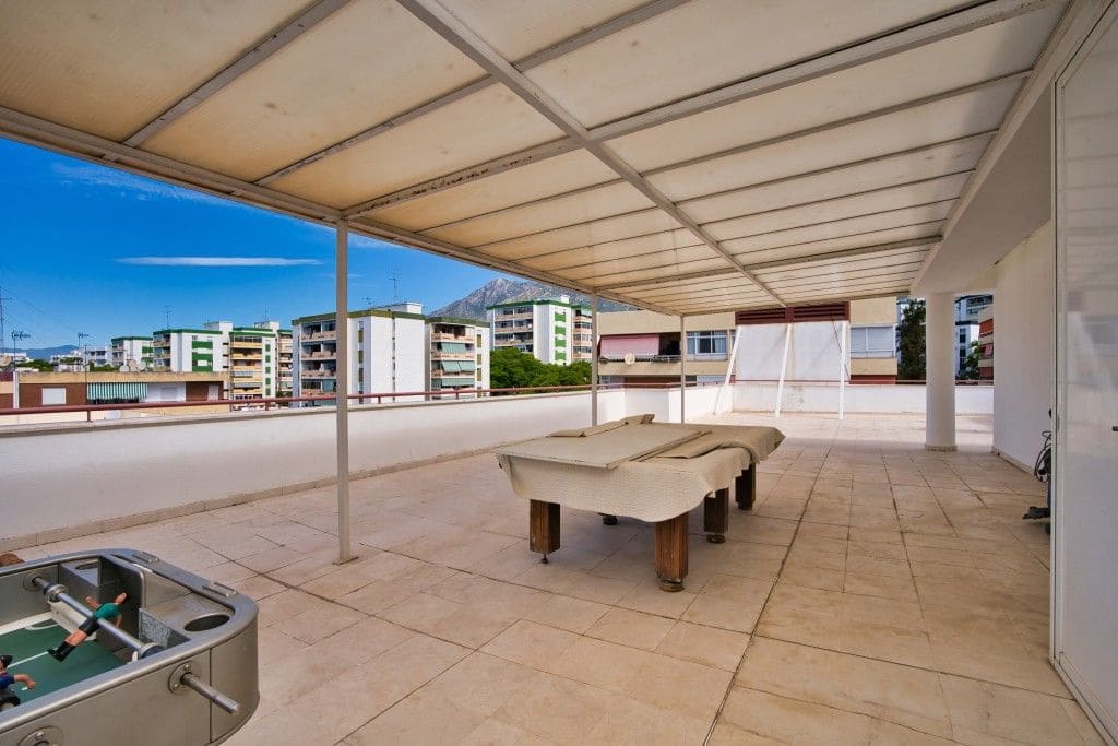 3 soveværelse Penthouse til salg i Marbella med swimmingpool garage - € 1.250.000 (Ref: 8635645)