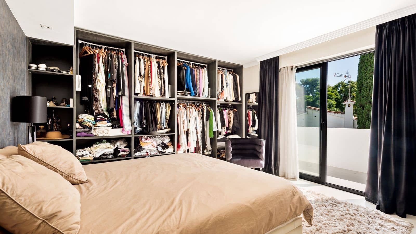 4 sovrum Villa till salu i Nueva Andalucia med pool garage - 1 450 000 € (Ref: 8637781)