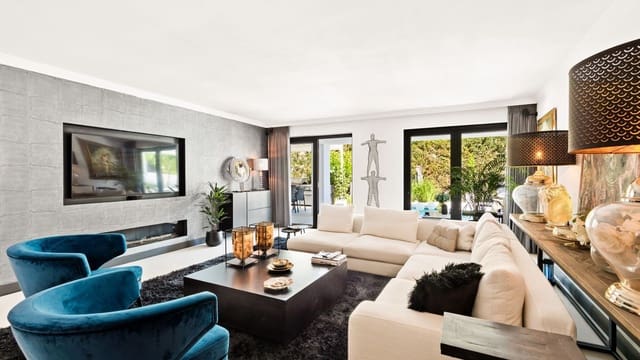 4 sovrum Villa till salu i Nueva Andalucia, Marbella med pool garage - 1 450 000 € (Ref: 8637781)