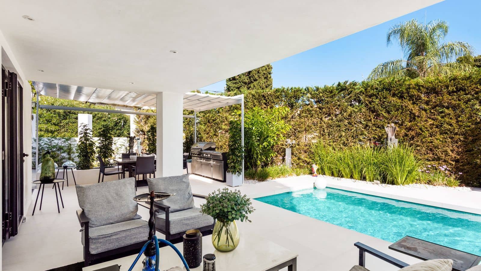 4 sovrum Villa till salu i Nueva Andalucia med pool garage - 1 450 000 € (Ref: 8637781)