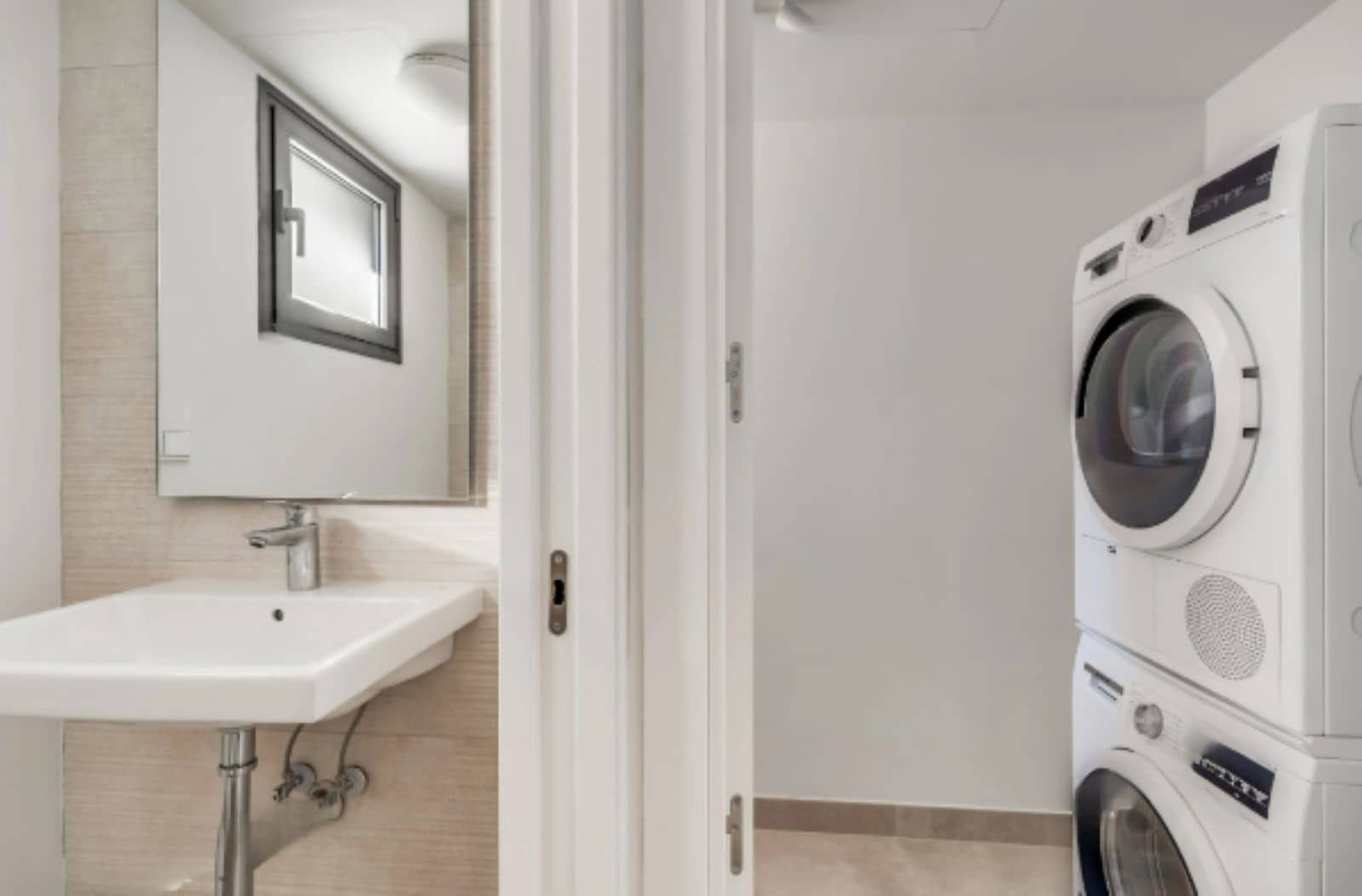 3 soveværelse Semi-Rækkehus til salg i El Chaparral med swimmingpool garage - € 895.000 (Ref: 8643894)