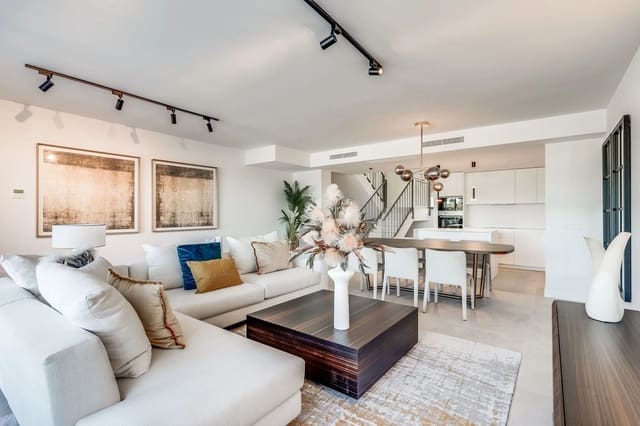 3 slaapkamer Halfvrijstaande villa te koop in El Chaparral, Mijas met zwembad garage - € 895.000 (Ref: 8643894)