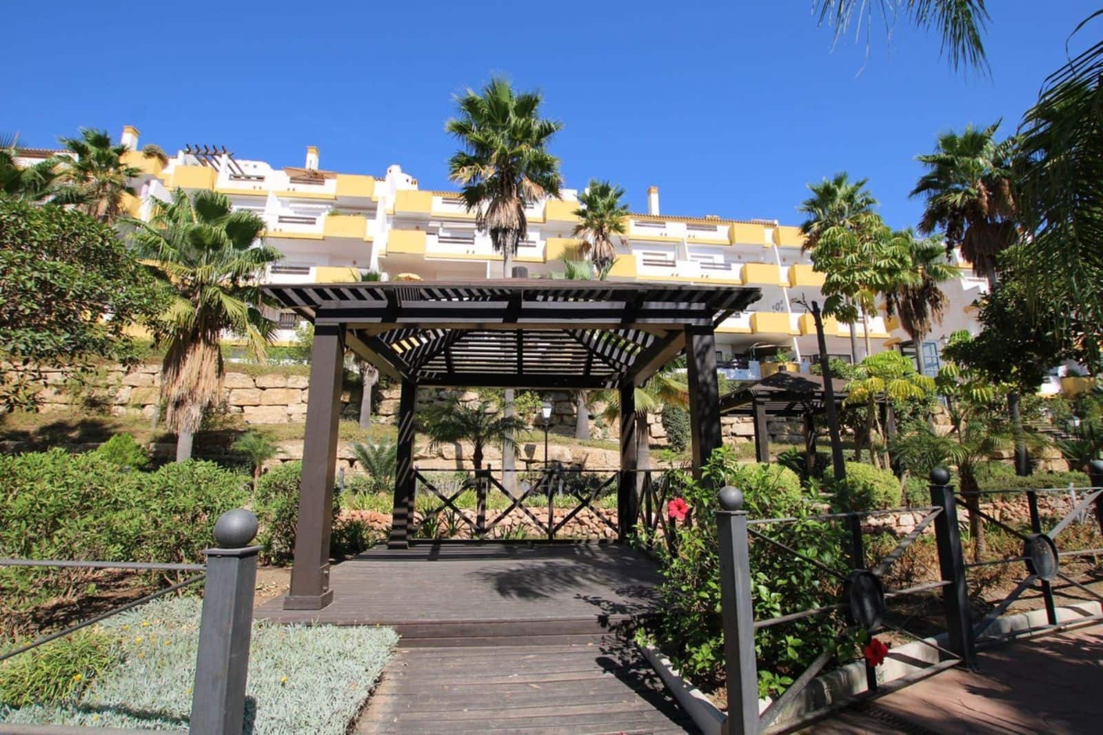 2 soveværelse Lejlighed til salg i La Cala Golf med swimmingpool garage - € 265.000 (Ref: 8643922)