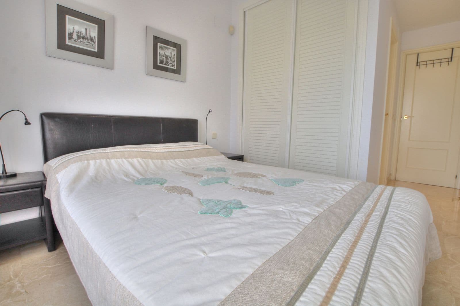 2 soveværelse Lejlighed til salg i La Cala Golf med swimmingpool garage - € 265.000 (Ref: 8643922)