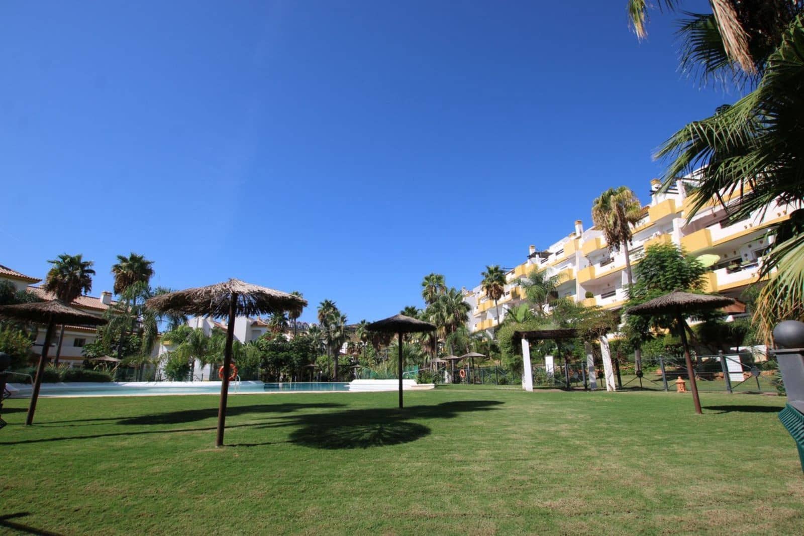 2 soveværelse Lejlighed til salg i La Cala Golf med swimmingpool garage - € 265.000 (Ref: 8643922)