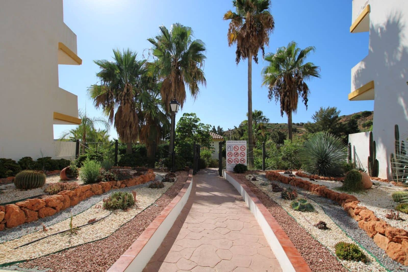 2 soveværelse Lejlighed til salg i La Cala Golf med swimmingpool garage - € 265.000 (Ref: 8643922)