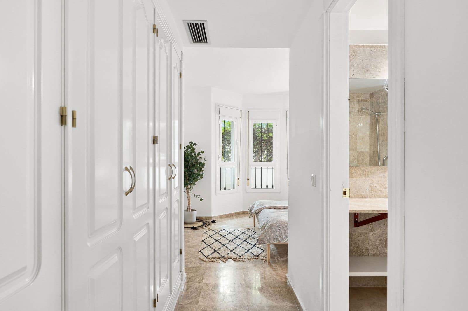 3 soveværelse Lejlighed til salg i Nueva Andalucia med swimmingpool garage - € 475.000 (Ref: 8657928)