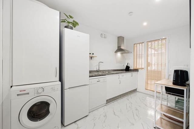 3 soveværelse Lejlighed til salg i Nueva Andalucia, Marbella med swimmingpool garage - € 475.000 (Ref: 8657928)