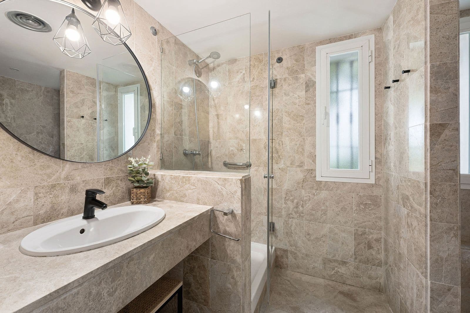 3 soveværelse Lejlighed til salg i Nueva Andalucia med swimmingpool garage - € 475.000 (Ref: 8657928)