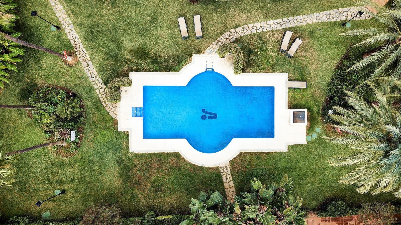 3 soveværelse Lejlighed til salg i Nueva Andalucia med swimmingpool garage - € 475.000 (Ref: 8657928)