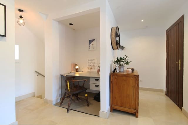 3 soverom Hus til salgs i Marbella med svømmebasseng garasje - € 560 000 (Ref: 8671394)