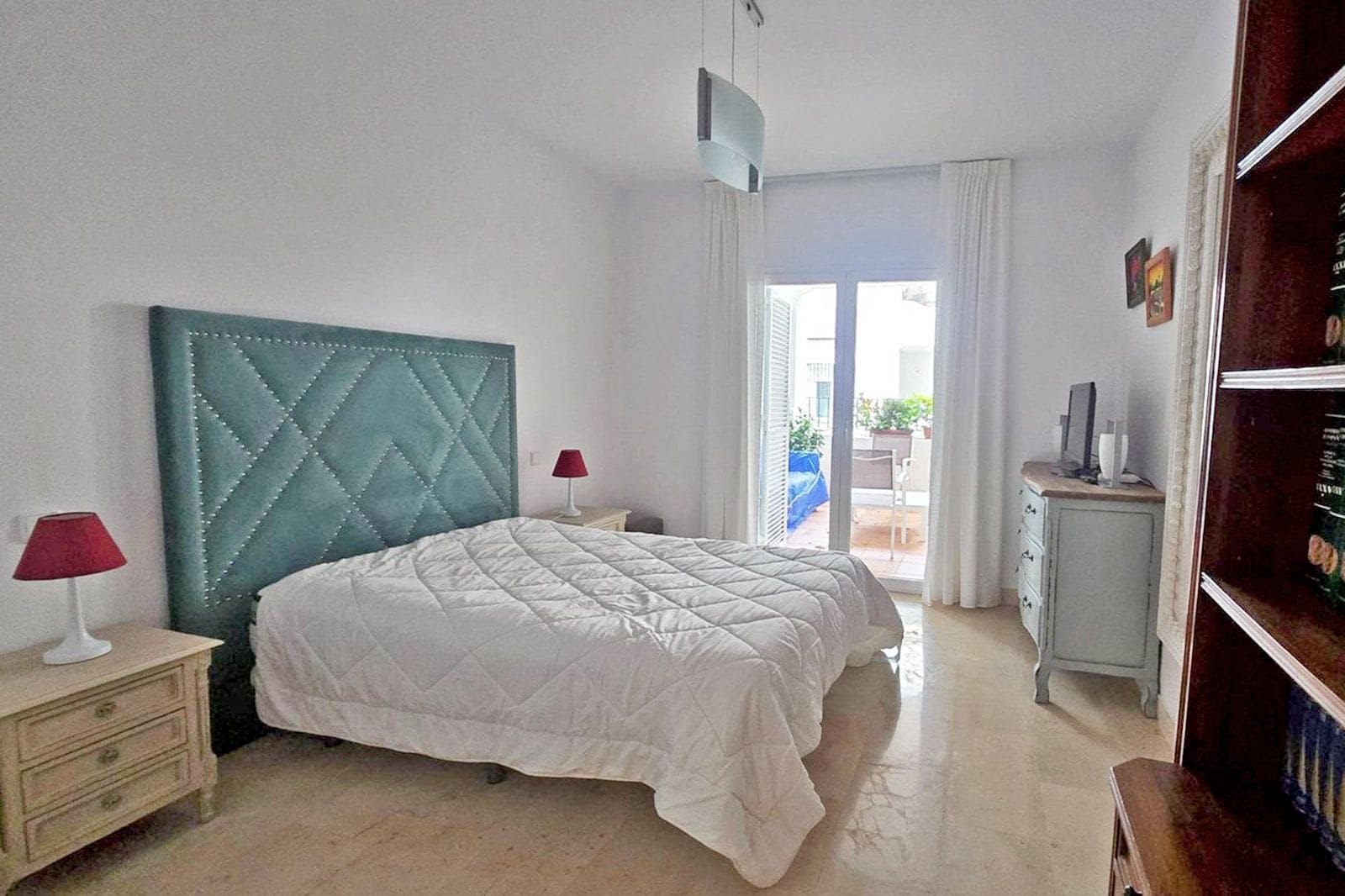 2 slaapkamer Appartement te koop in Estepona met zwembad garage - € 490.000 (Ref: 8688500)