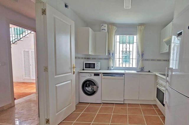 2 soveværelse Lejlighed til salg i Estepona med swimmingpool garage - € 490.000 (Ref: 8688500)