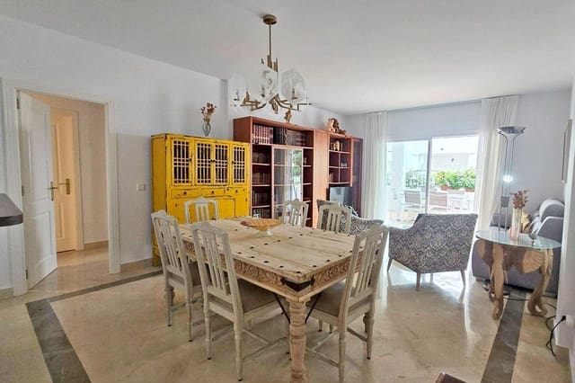 2 soveværelse Lejlighed til salg i Estepona med swimmingpool garage - € 490.000 (Ref: 8688500)