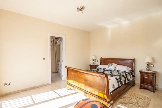 5 soveværelse Villa til salg i Elviria, Marbella med swimmingpool garage - € 1.295.000 (Ref: 8690410)