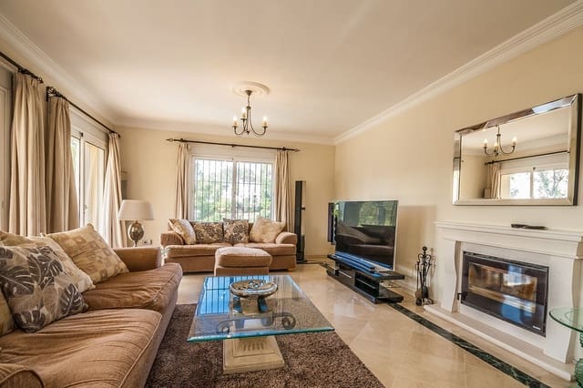 5 soveværelse Villa til salg i Elviria, Marbella med swimmingpool garage - € 1.295.000 (Ref: 8690410)