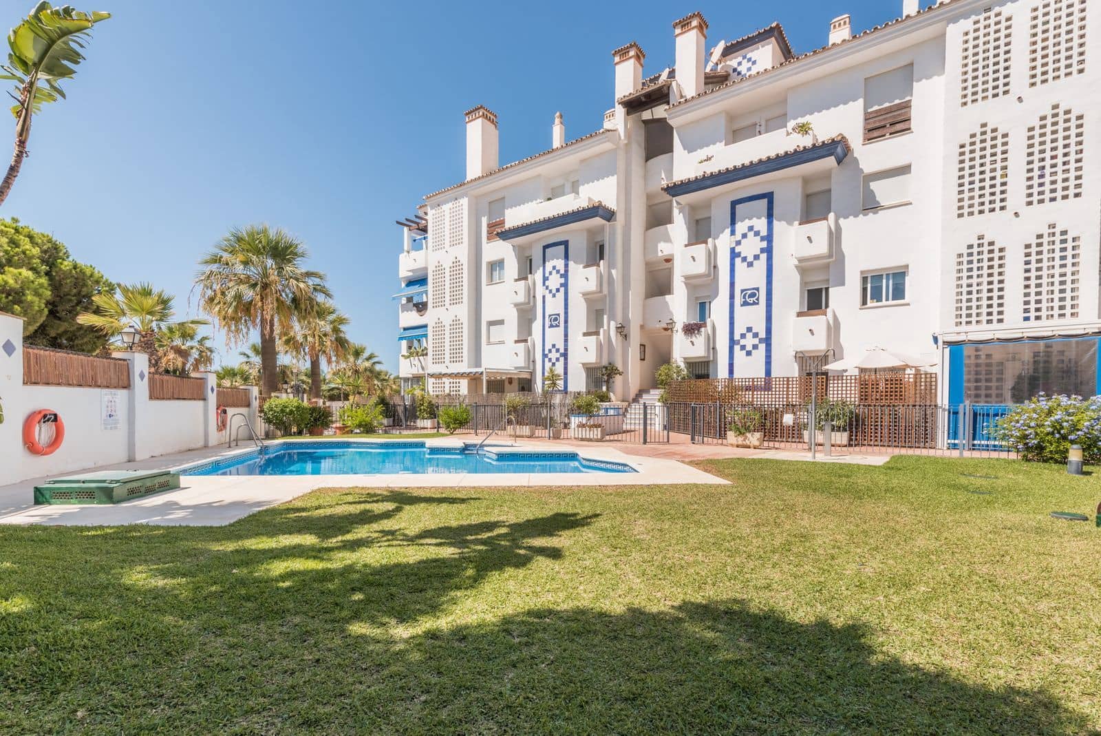 2 slaapkamer Appartement te koop in Marbella met zwembad garage - € 445.000 (Ref: 8690432)