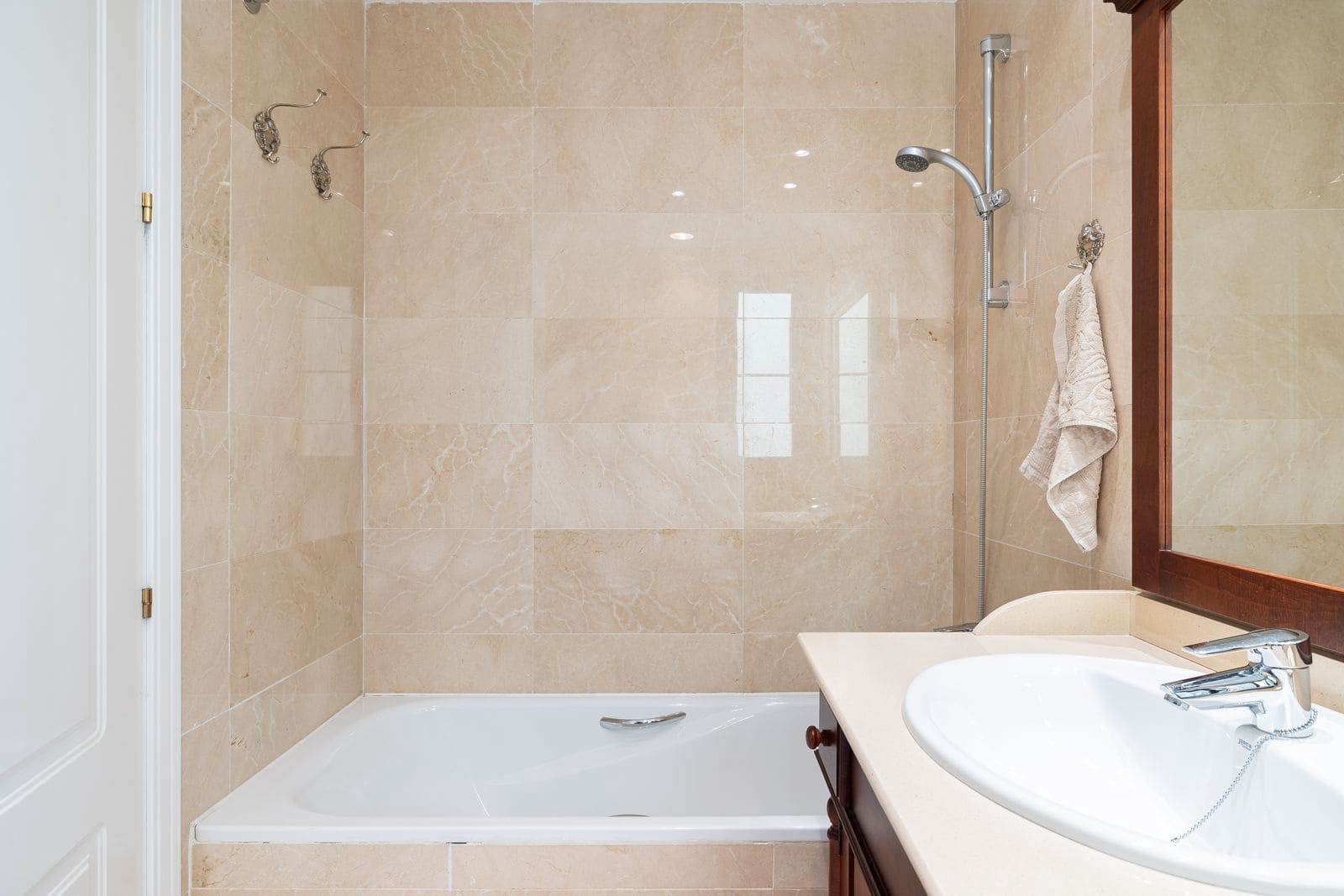 3 soveværelse Lejlighed til salg i Los Arqueros med swimmingpool garage - € 475.000 (Ref: 8695881)