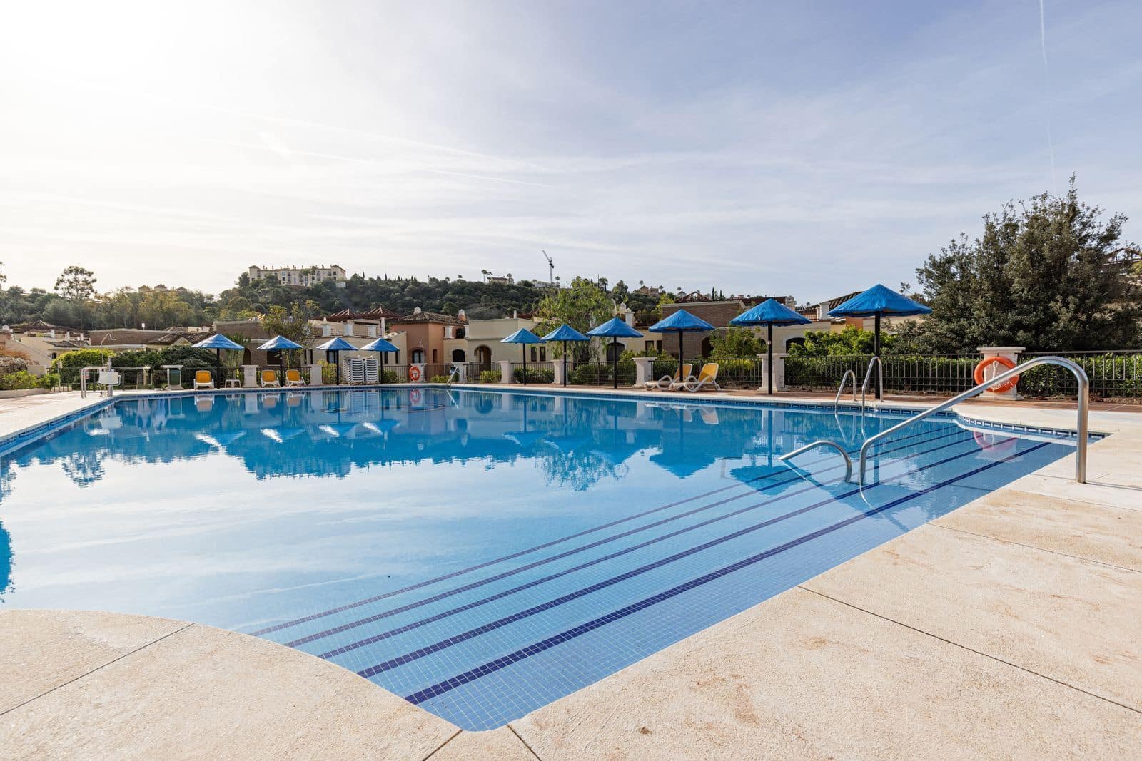 3 soveværelse Lejlighed til salg i Los Arqueros med swimmingpool garage - € 475.000 (Ref: 8695881)