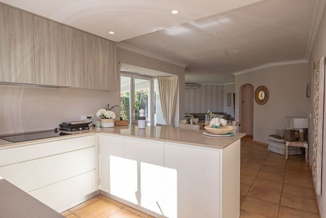 3 soveværelse Villa til salg i Calahonda, Mijas med swimmingpool garage - € 780.000 (Ref: 8734727)