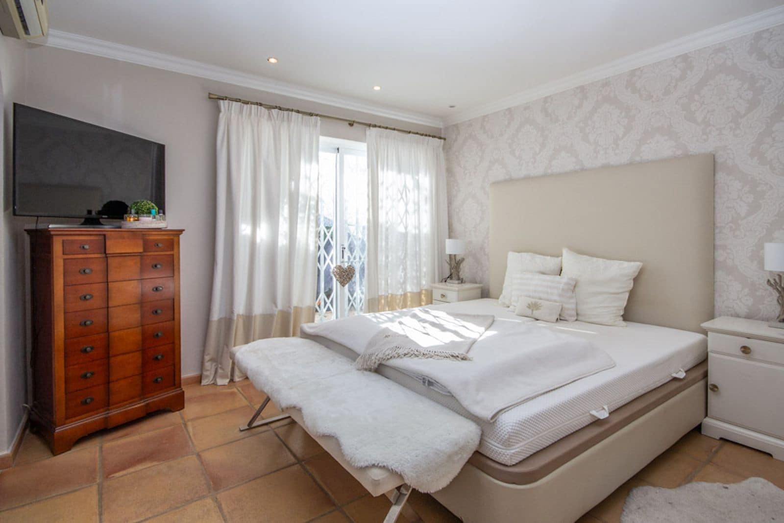 3 soveværelse Villa til salg i Calahonda med swimmingpool garage - € 780.000 (Ref: 8734727)