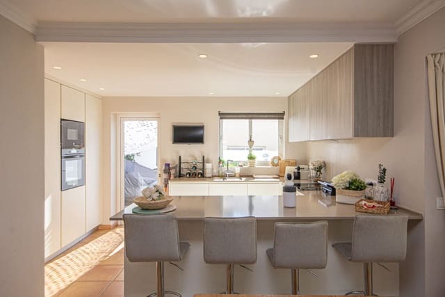 3 soveværelse Villa til salg i Calahonda, Mijas med swimmingpool garage - € 780.000 (Ref: 8734727)