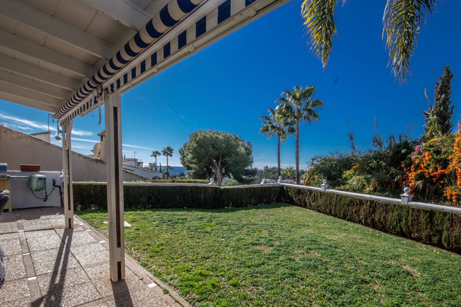 3 soveværelse Villa til salg i Calahonda med swimmingpool garage - € 780.000 (Ref: 8734727)