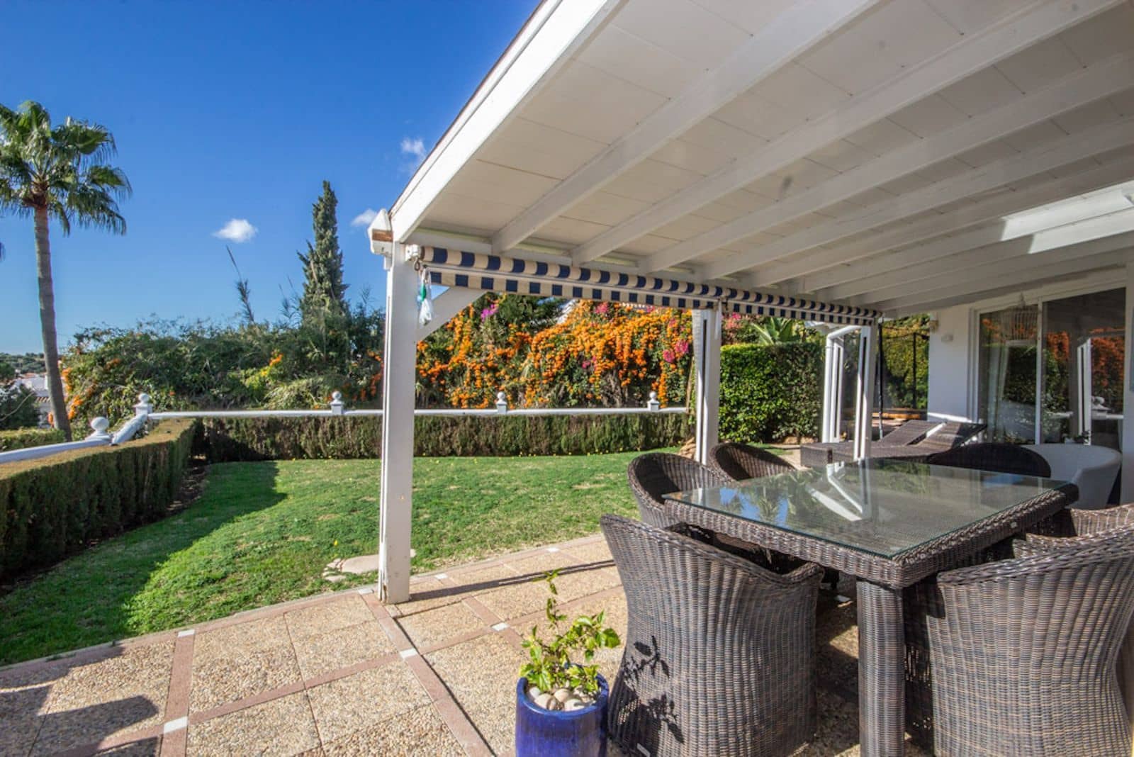 3 soveværelse Villa til salg i Calahonda med swimmingpool garage - € 780.000 (Ref: 8734727)