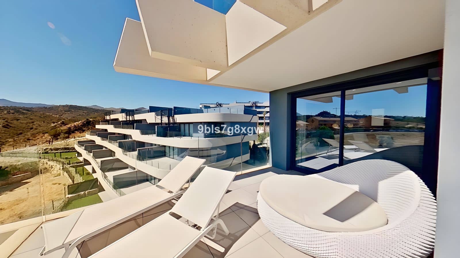 3 soveværelse Penthouse til salg i New Golden Mile med swimmingpool garage - € 665.000 (Ref: 8742726)