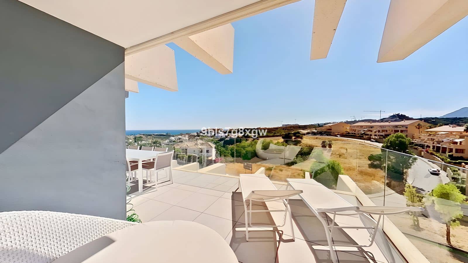 3 soveværelse Penthouse til salg i New Golden Mile med swimmingpool garage - € 665.000 (Ref: 8742726)