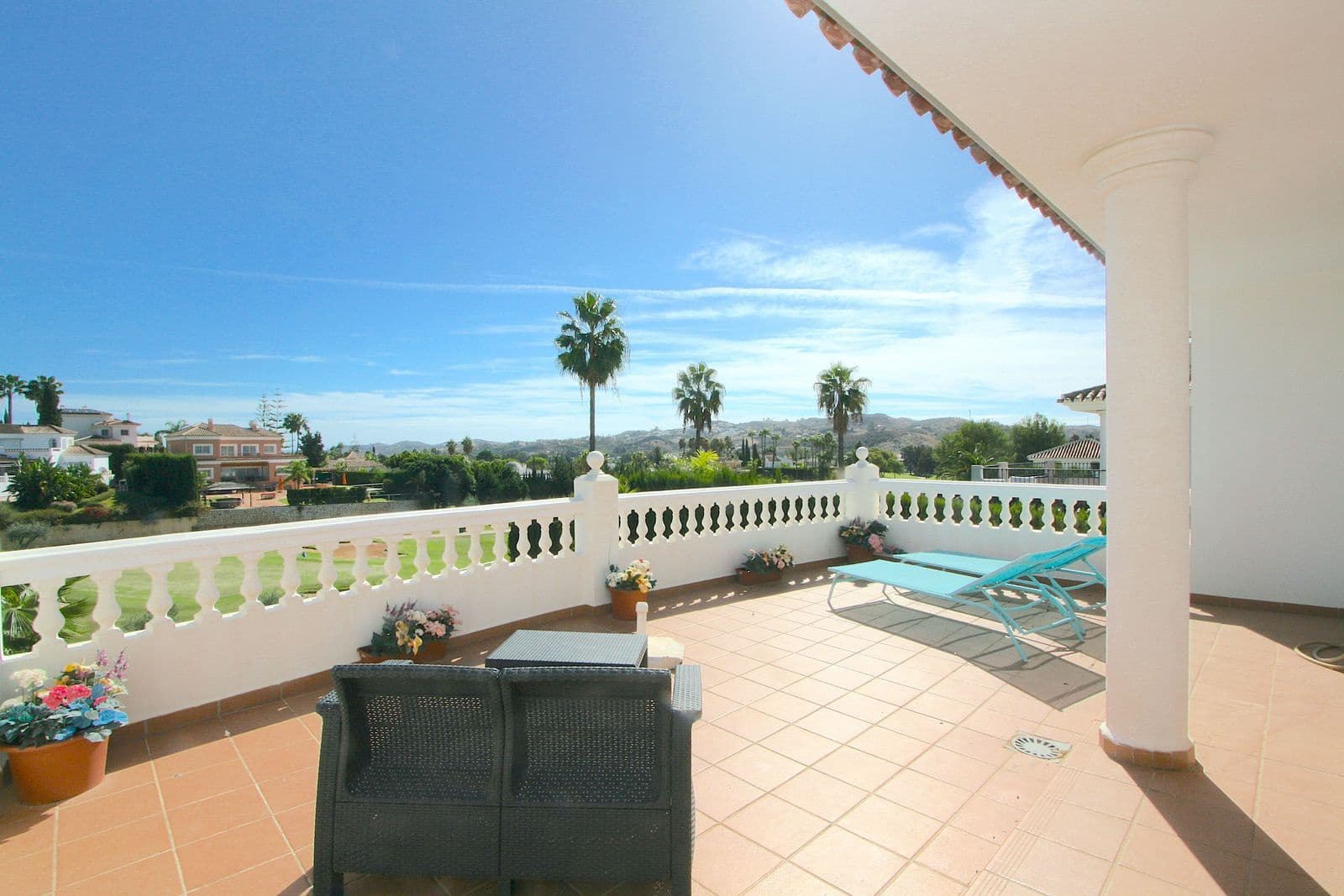 5 soverom Villa til salgs i Mijas Golf med svømmebasseng garasje - € 1 195 000 (Ref: 8744657)