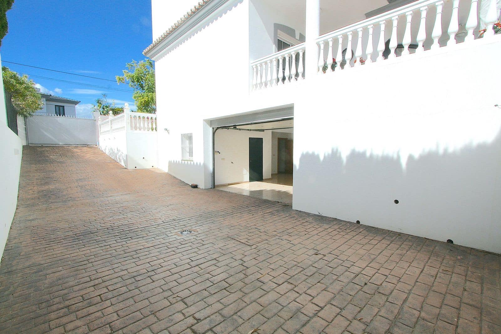 5 soverom Villa til salgs i Mijas Golf med svømmebasseng garasje - € 1 195 000 (Ref: 8744657)