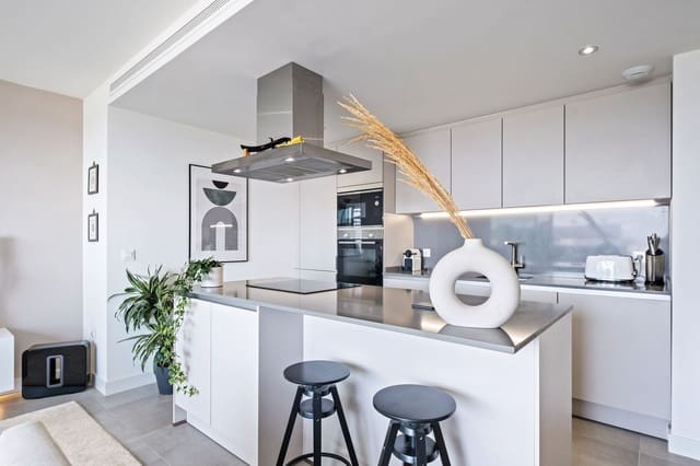 3 chambre Penthouse à vendre à Estepona avec piscine garage - 629 000 € (Ref: 8744661)